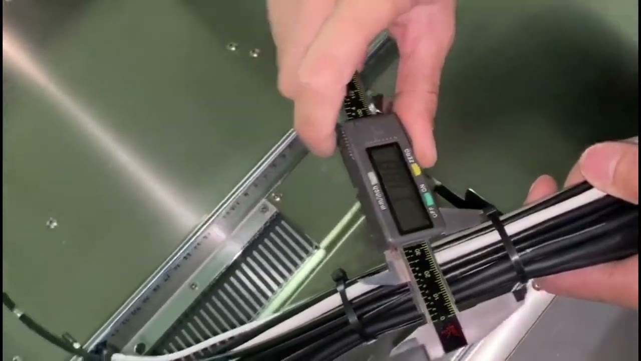 Automatisk justerbare strips - Holdbare selvspændende nylon kabelbindere - Maskine til trådbundtning